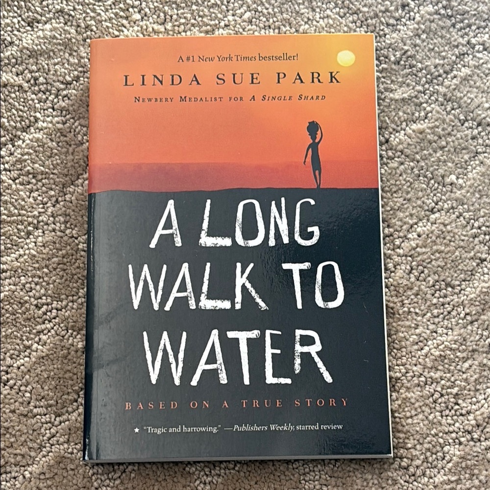 A LONG WALK TO WATER BY LINDA SUE PARK EXCELLENT CONDITION BUNDLE2SAVE